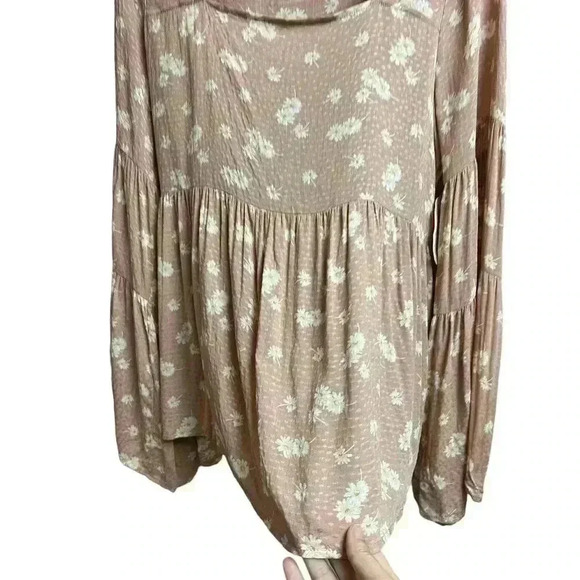 Alter'd State Flared Sleeve Floral Blouse Boho Style Women's Size Medium - Picture 5 of 8